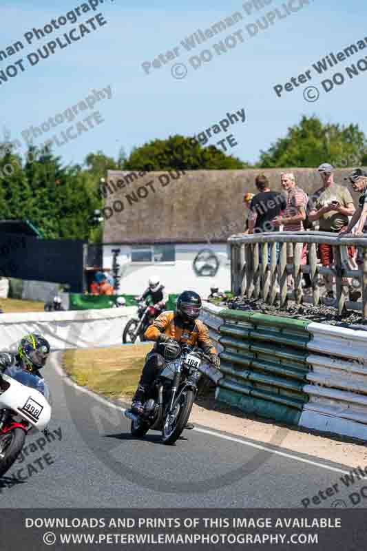 Vintage motorcycle club;eventdigitalimages;mallory park;mallory park trackday photographs;no limits trackdays;peter wileman photography;trackday digital images;trackday photos;vmcc festival 1000 bikes photographs